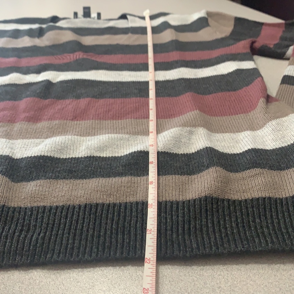 Express Sweater - Picture 6 of 12